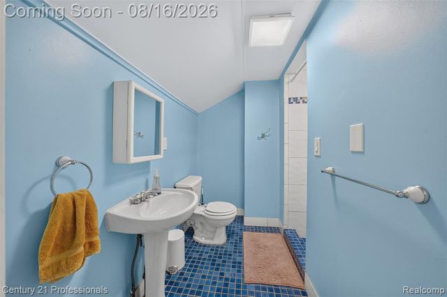 310 W Chesterfield Street, Ferndale, MI 48220