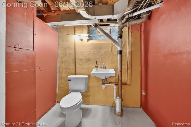 310 W Chesterfield Street, Ferndale, MI 48220