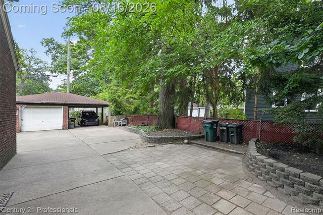 310 W Chesterfield Street, Ferndale, MI 48220