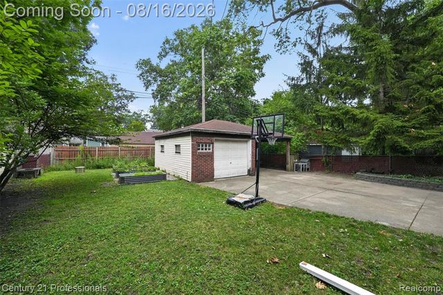 310 W Chesterfield Street, Ferndale, MI 48220