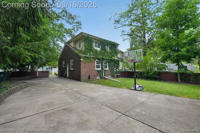 310 W Chesterfield Street, Ferndale, MI 48220