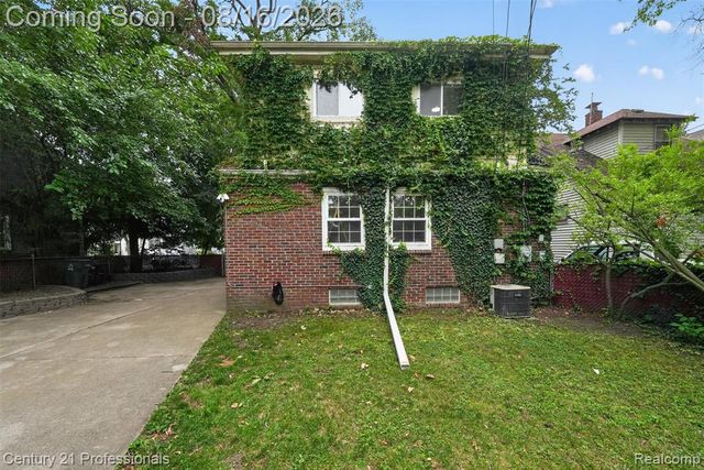 310 W Chesterfield Street, Ferndale, MI 48220