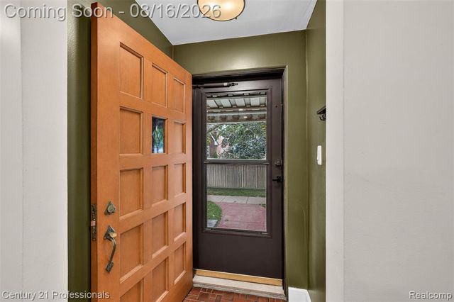 310 W Chesterfield Street, Ferndale, MI 48220
