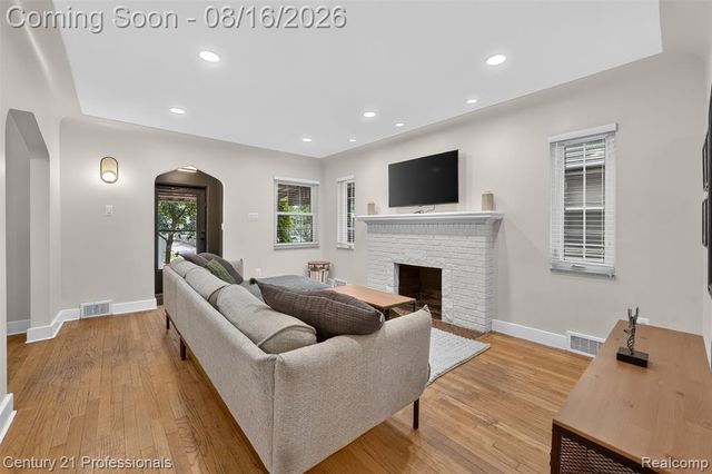310 W Chesterfield Street, Ferndale, MI 48220