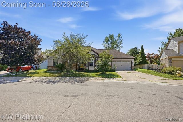 46439 Greenbriar Drive, Chesterfield, MI 48051