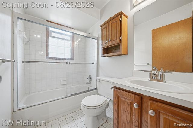 46439 Greenbriar Drive, Chesterfield, MI 48051
