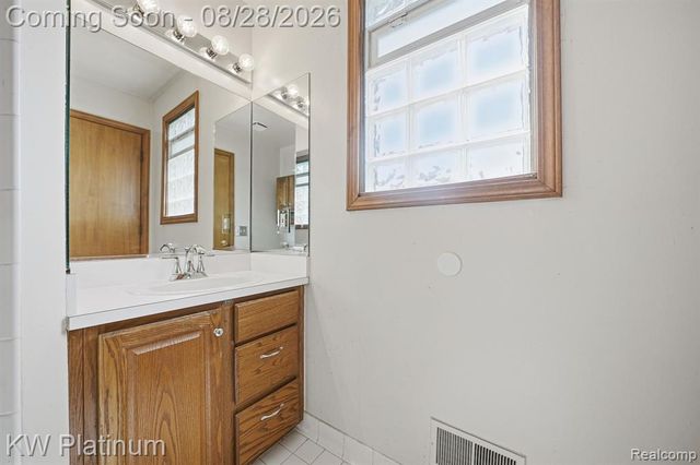 46439 Greenbriar Drive, Chesterfield, MI 48051