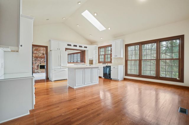 450 Shale Ridge Court, Powell, OH 43065