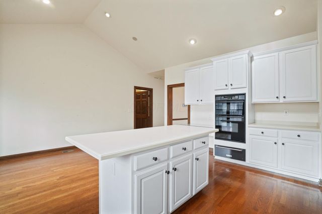 450 Shale Ridge Court, Powell, OH 43065