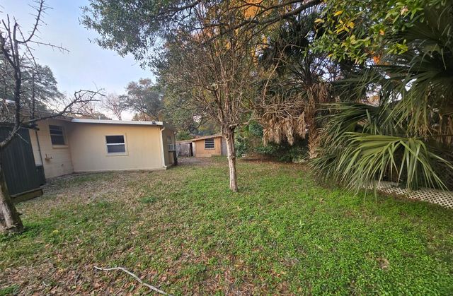 26 Caswell Circle, Mary Esther, FL 32569