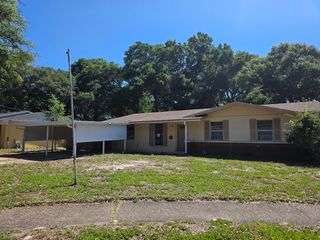 26 Caswell Circle, Mary Esther, FL 32569
