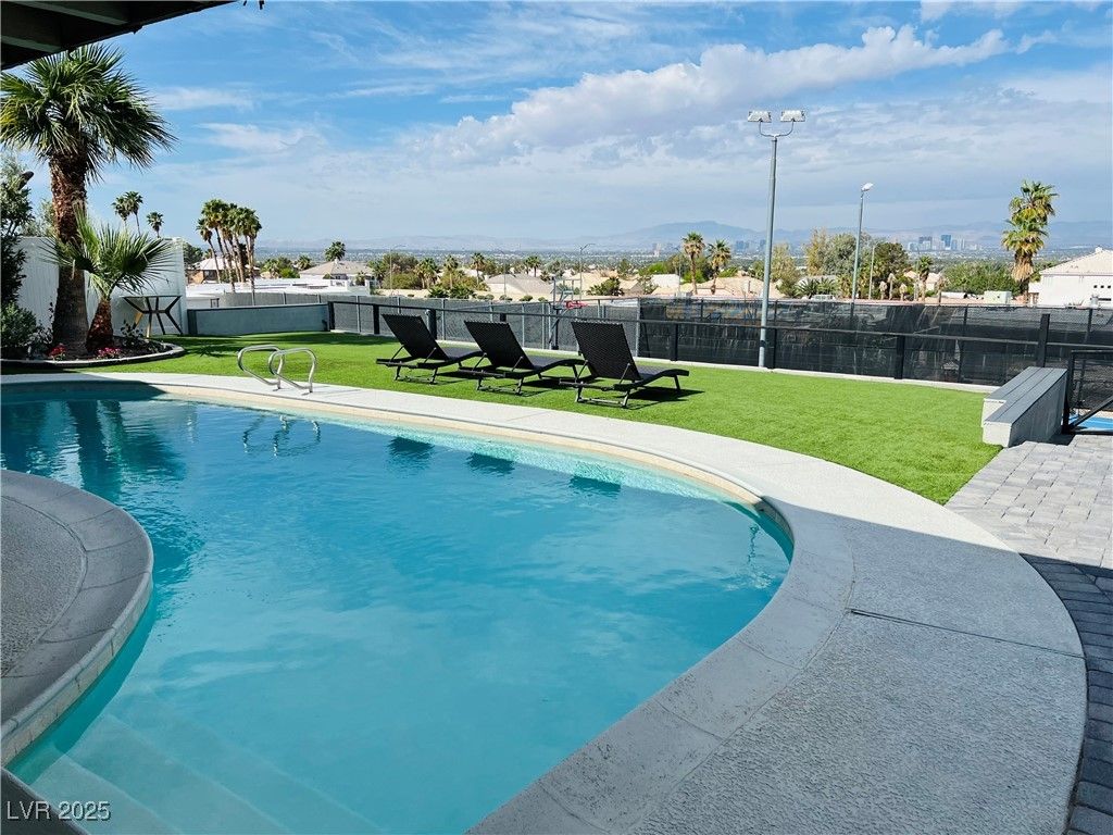 189 Ortiz Court, Las Vegas, NV 89110