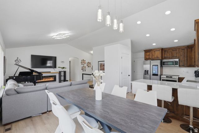 388 W MCALLISTER LN, Saratoga Springs, UT 84045