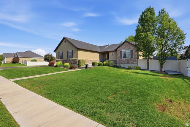 388 W MCALLISTER LN, Saratoga Springs, UT 84045