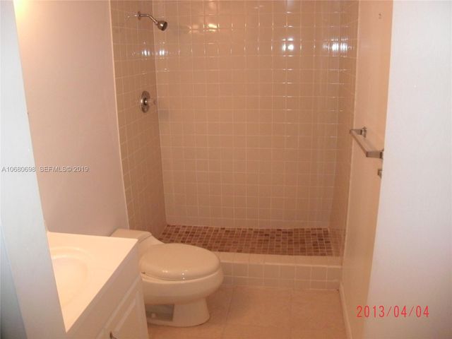 4174 Inverrary Drive 911, Lauderhill, FL 33319