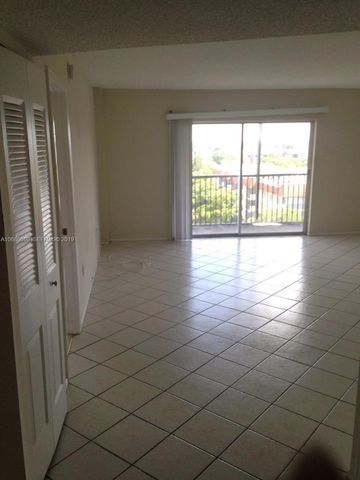 4174 Inverrary Drive 911, Lauderhill, FL 33319