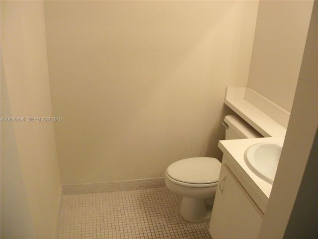 4174 Inverrary Drive 911, Lauderhill, FL 33319