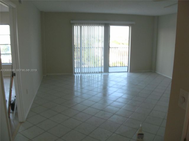 4174 Inverrary Drive 911, Lauderhill, FL 33319