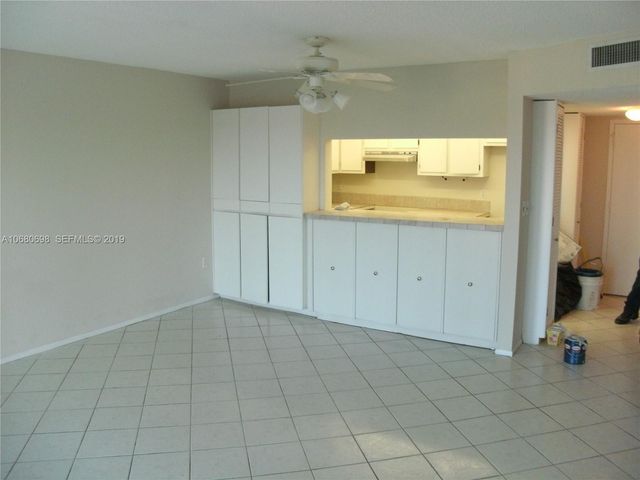 4174 Inverrary Drive 911, Lauderhill, FL 33319