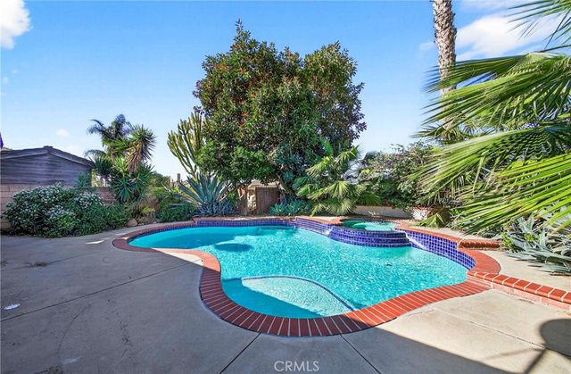 7685 E Calle Durango, Anaheim, CA 92808