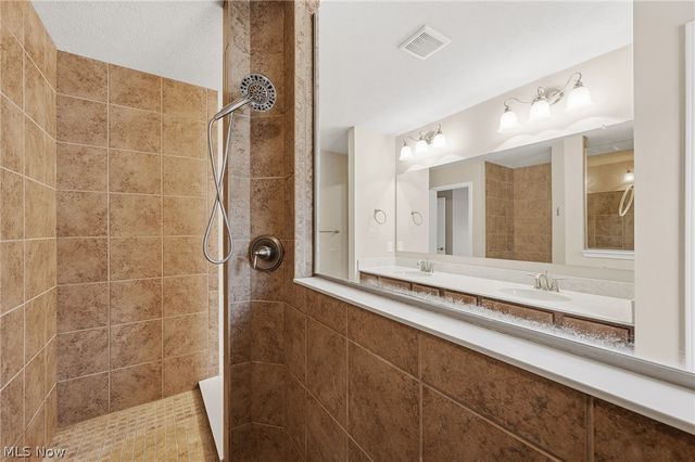 7916 Walcott Way, Mentor, OH 44060