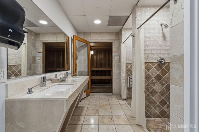 1 Spring Street 2006, New Brunswick, NJ 08901