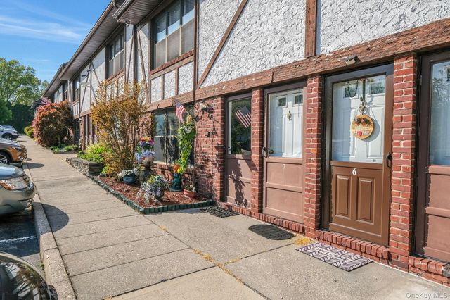 6 Bailey 6, Middle Island, NY 11953