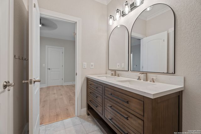 3 Benchwood Circle, San Antonio, TX 78248