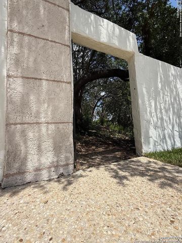 3 Benchwood Circle, San Antonio, TX 78248