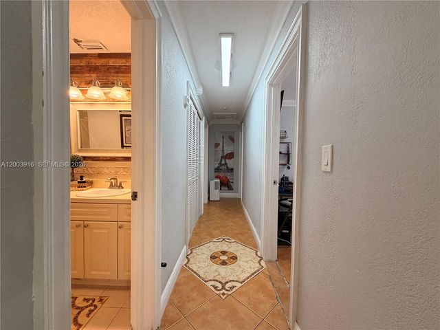 5521 SW 132nd Ave, Miami, FL 33175