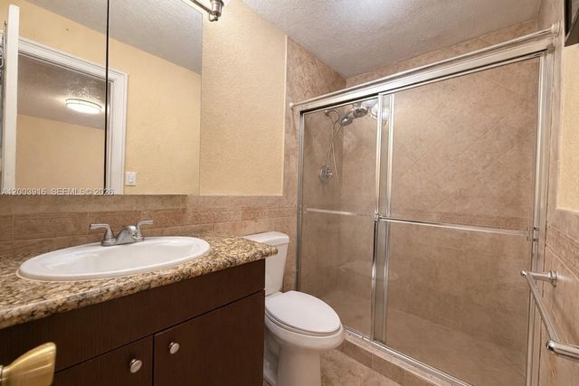 5521 SW 132nd Ave, Miami, FL 33175