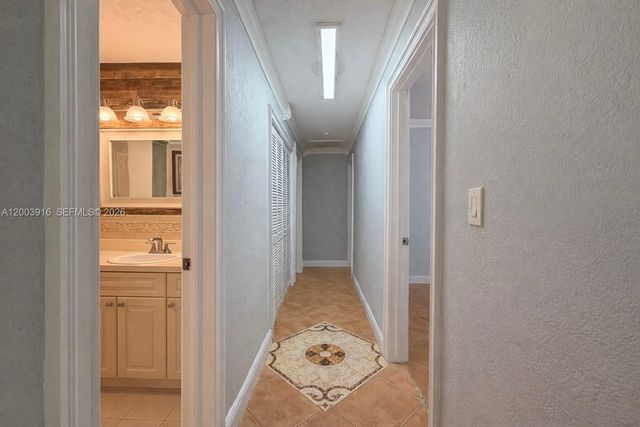 5521 SW 132nd Ave, Miami, FL 33175