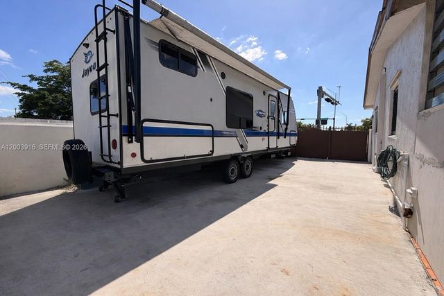 5521 SW 132nd Ave, Miami, FL 33175