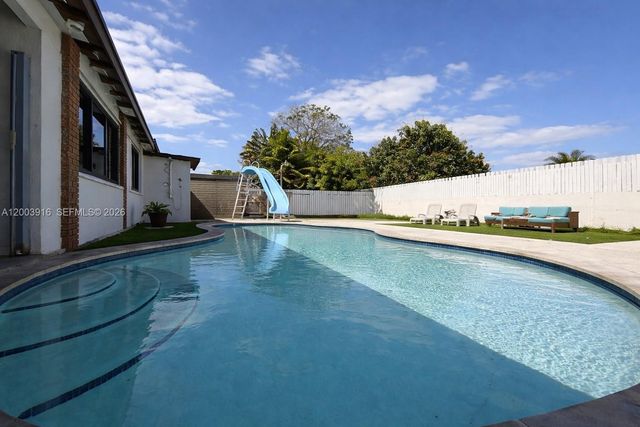 5521 SW 132nd Ave, Miami, FL 33175