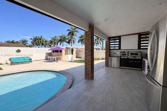 5521 SW 132nd Ave, Miami, FL 33175