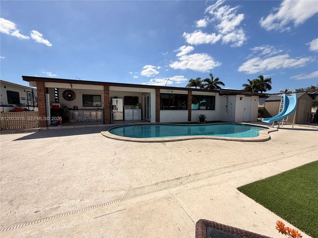 5521 SW 132nd Ave, Miami, FL 33175