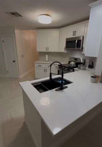 182 PINEWOOD CIRCLE, Kissimmee, FL 34743