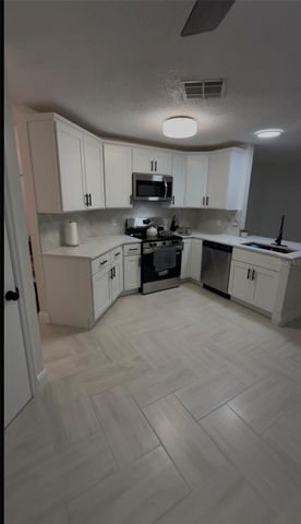 182 PINEWOOD CIRCLE, Kissimmee, FL 34743
