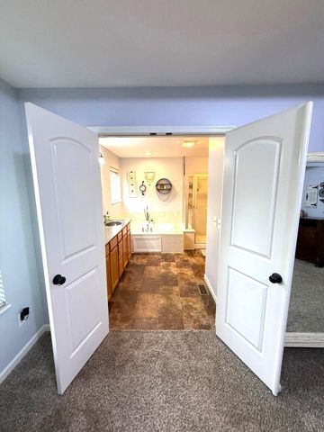 637 Crestview Drive, Lithopolis, OH 43136