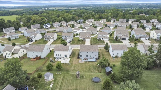 637 Crestview Drive, Lithopolis, OH 43136