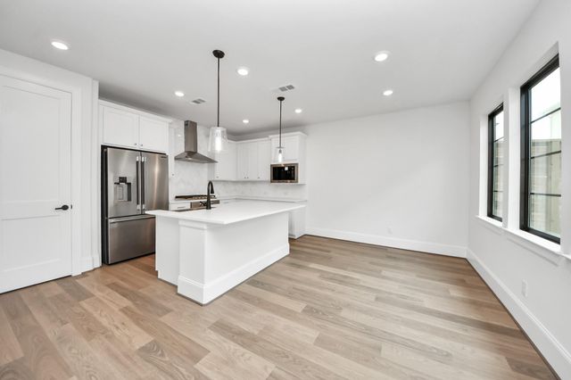 12010 Royal Oaks Banner Way, Houston, TX 77082