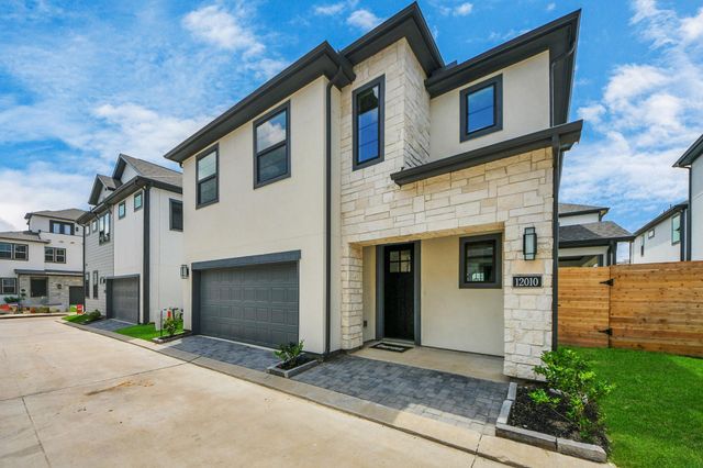 12010 Royal Oaks Banner Way, Houston, TX 77082