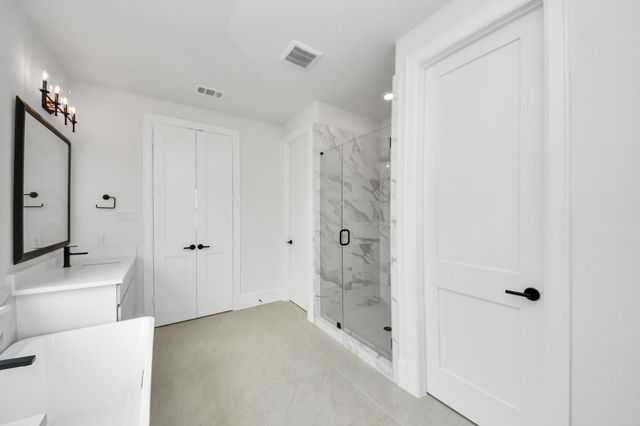 12010 Royal Oaks Banner Way, Houston, TX 77082