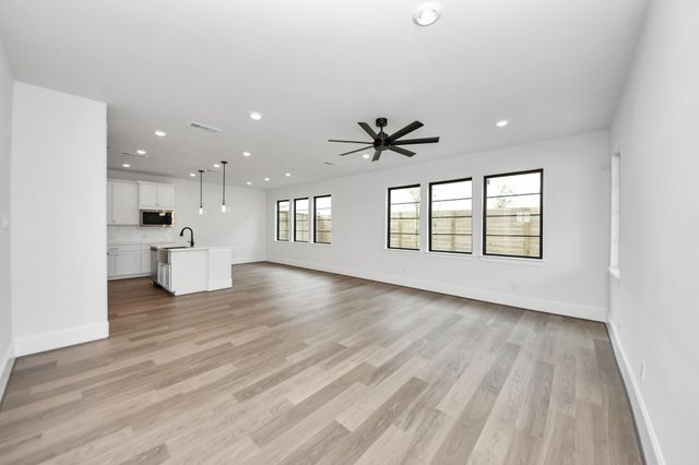 12010 Royal Oaks Banner Way, Houston, TX 77082