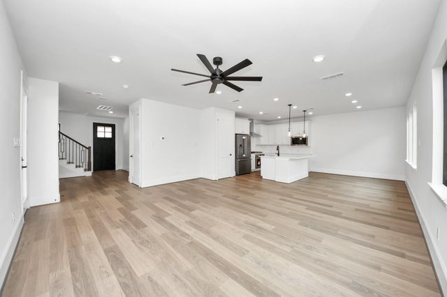 12010 Royal Oaks Banner Way, Houston, TX 77082