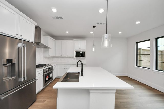 12010 Royal Oaks Banner Way, Houston, TX 77082