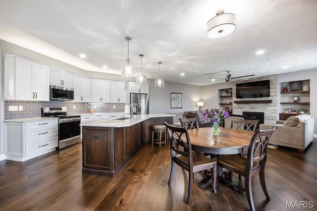 409 Willow Bend Lane, O'fallon, IL 62269