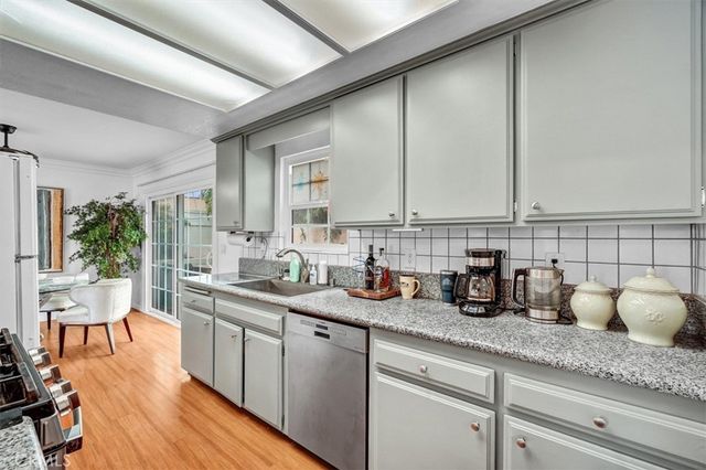 232 W 11th 3, San Pedro, CA 90731