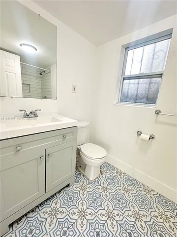 553 NE 65th St 3, Miami, FL 33138