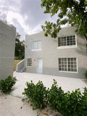 553 NE 65th St 3, Miami, FL 33138